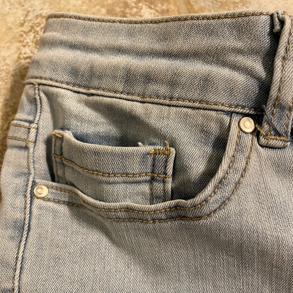 Charlie B Cropped and Cuffed Pants. Soft Fabric. Light Wash. - Picture 13 of 14